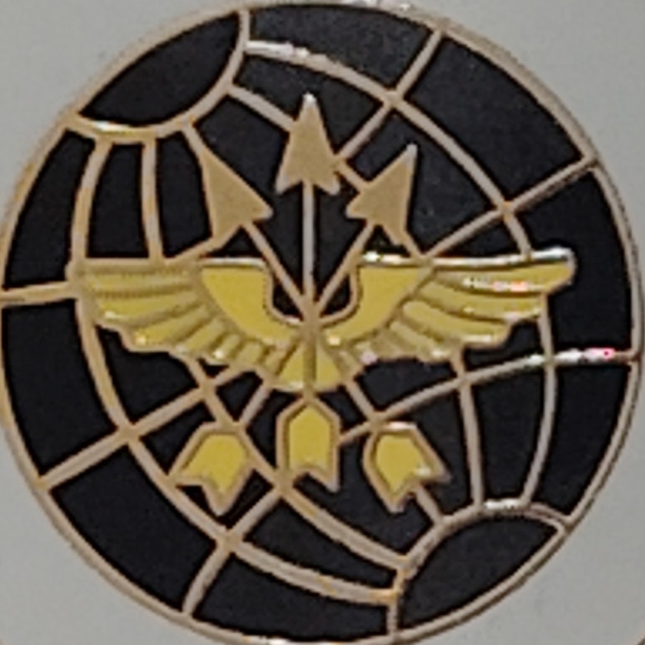 USAF Military Airlift Command Crest Novelty Hat/Lapel/Brooch Pin, Enamel Metal