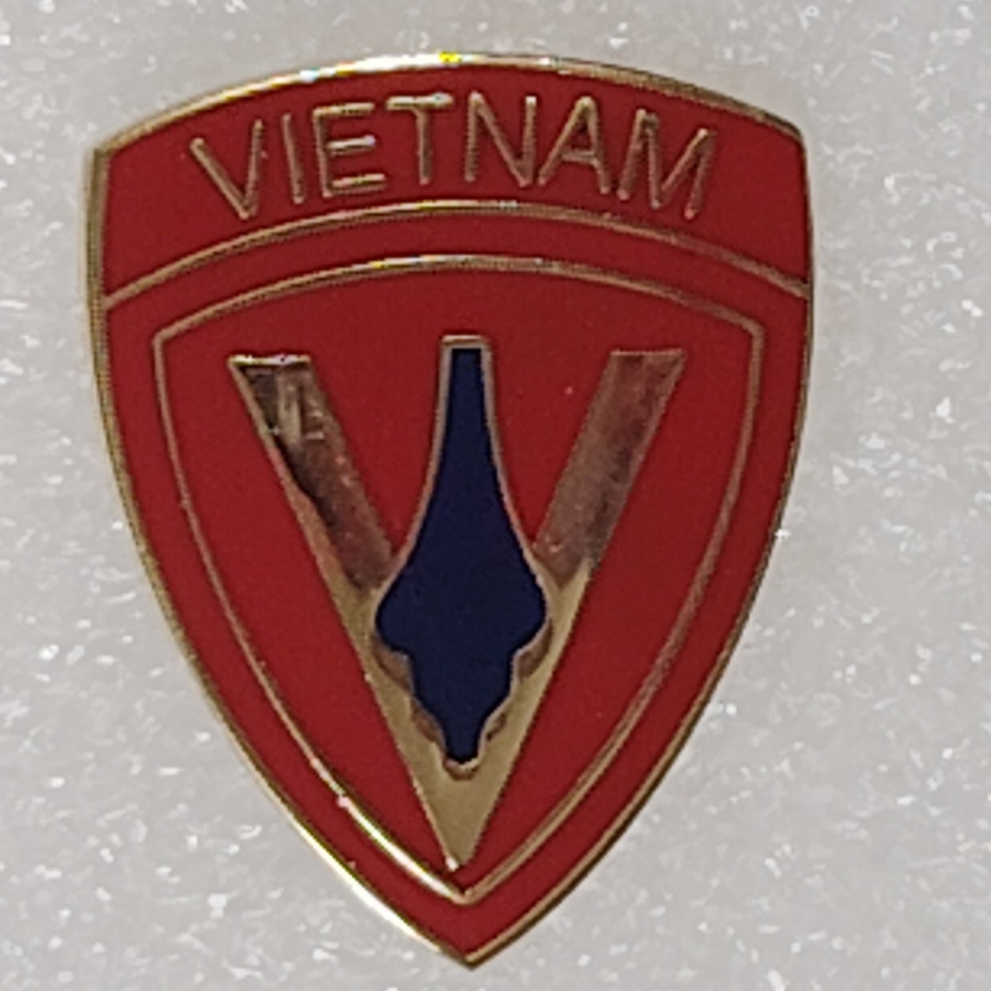 USMC 5th Marine Division Vietnam Veteran Novelty Hat/Lapel/Brooch Pin, Metal