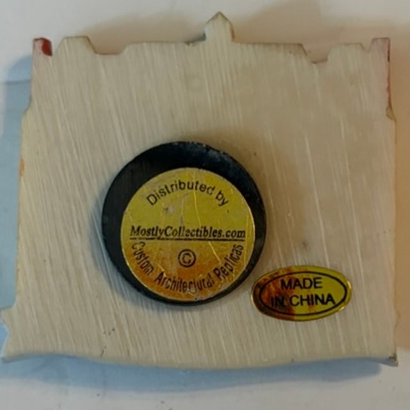 1886 Crescent Hotel & Spa Eureka Springs AR 3D Resin Fridge Magnet 2.5x2.25
