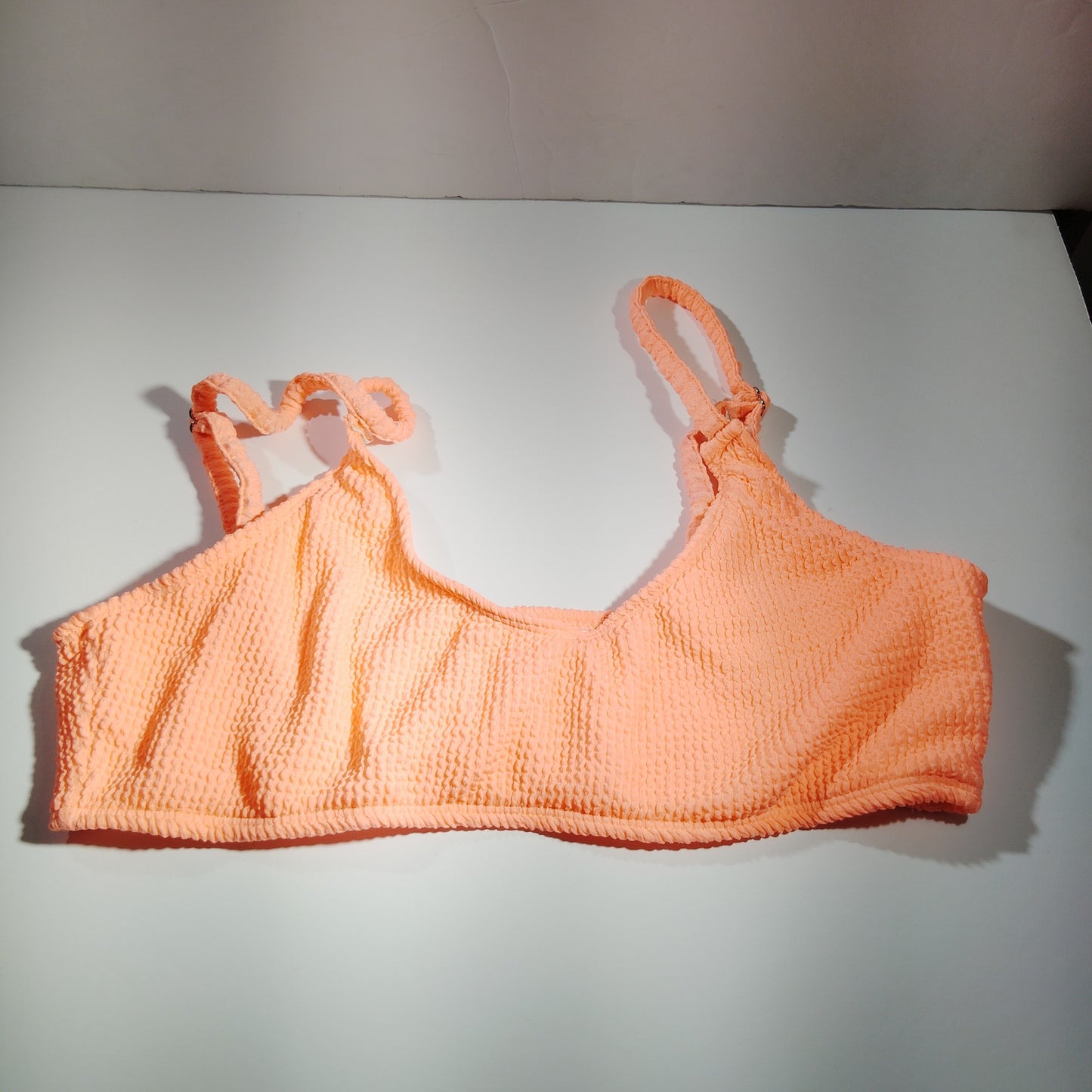 SOLY HUX Women’s Textured Scoop‑Neck Bikini Top – Peach – Large – NWOT