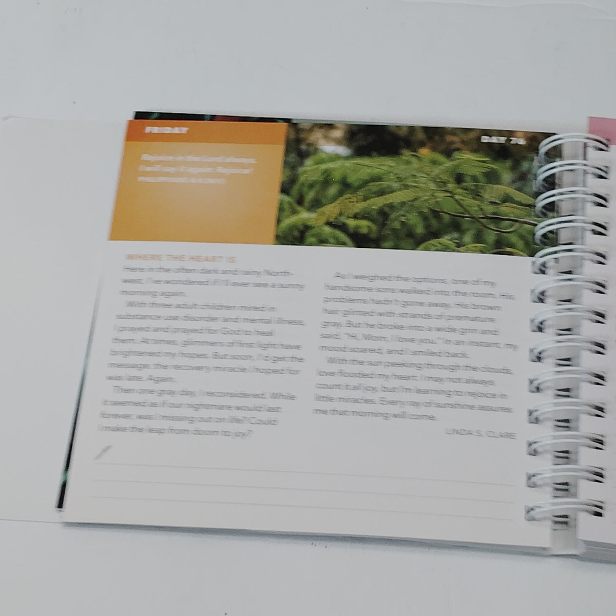 Guideposts One-Minute Daily Devotional 2021 Spiral Bound Softcover - Cream/White