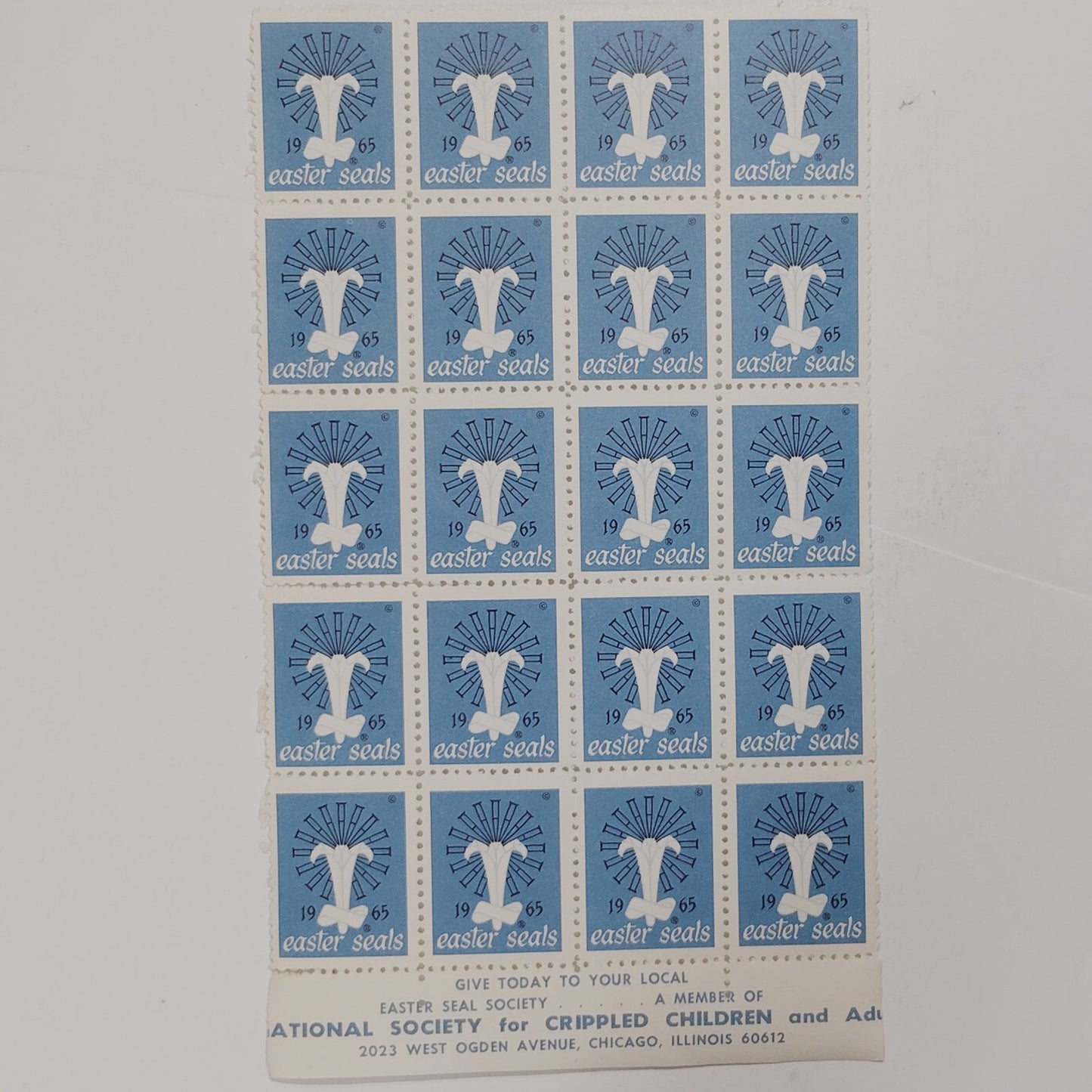 1965 Easter Seal – Lot of 35 – Cinderella Fundraising Labels – White Lily Design