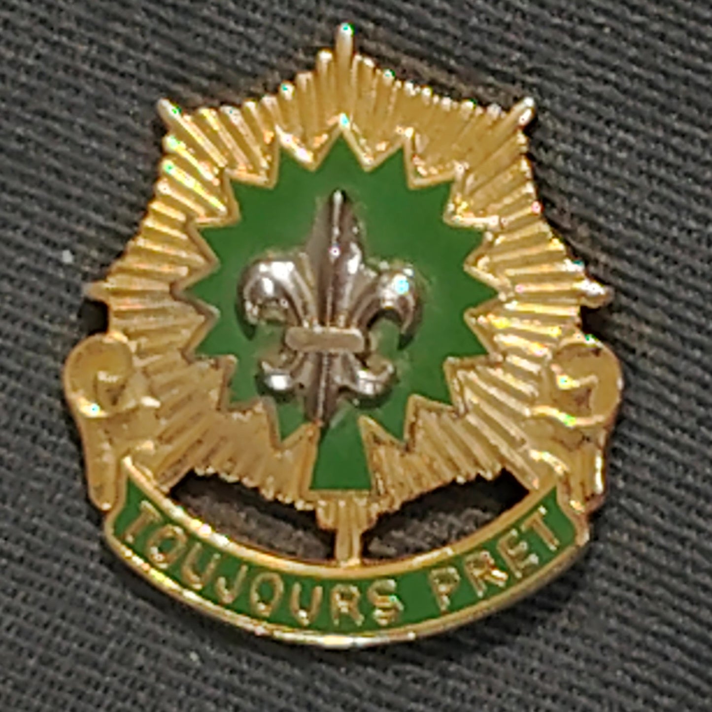 Vtg 1987 AG344 Garrison Cap. 6-5/8, 2nd Cavalry Regiment, Green Dragoons DUI Pin