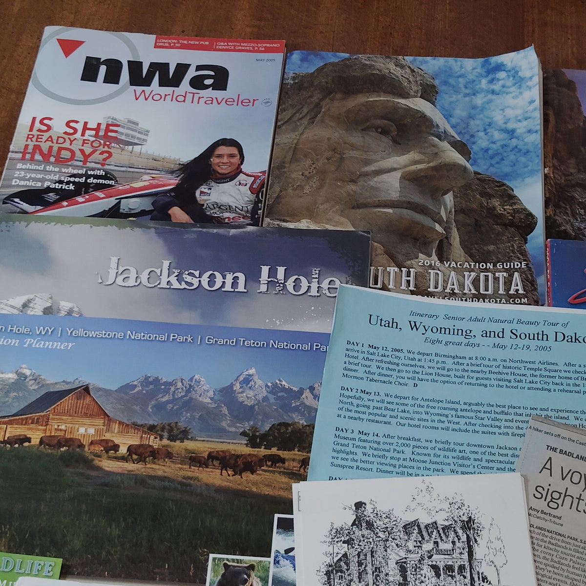 Vintage 2005 Wyoming South Dakota Utah Travel Ephemera Lot Maps Guides Magazines