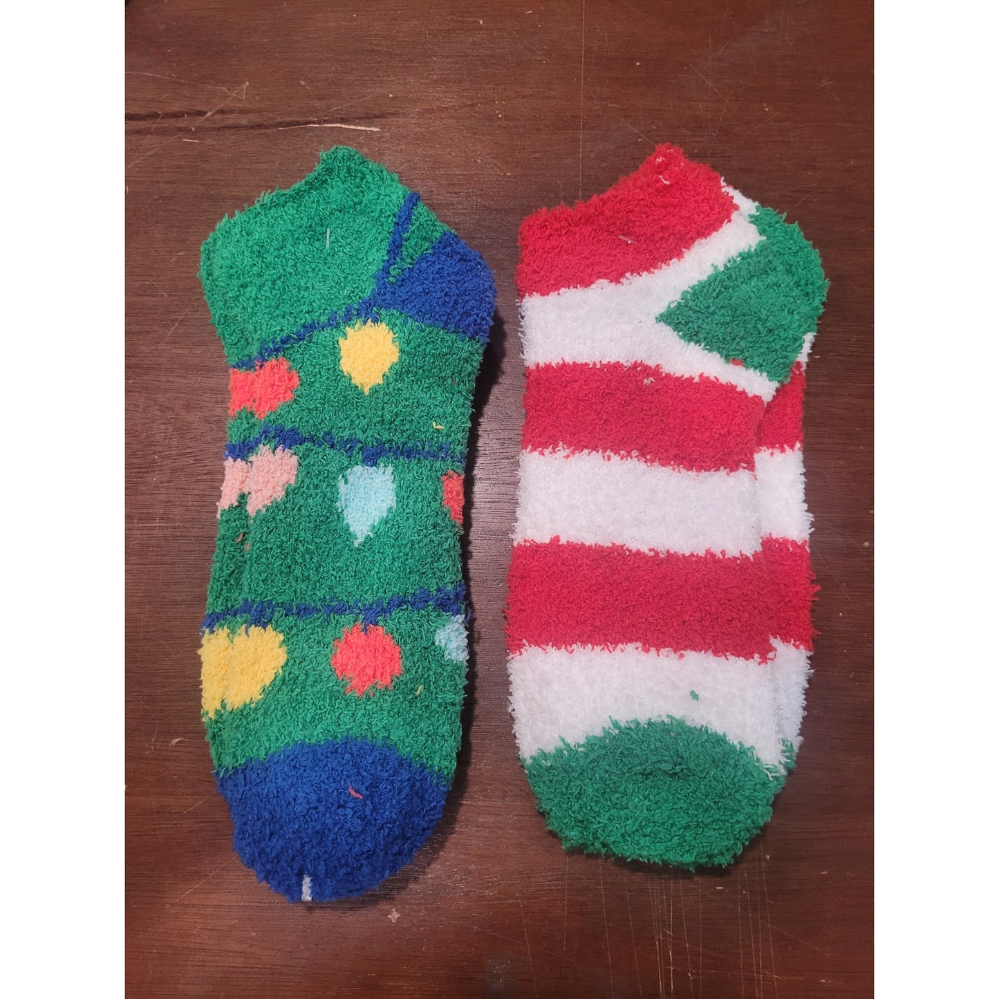 4-Pack Cozy Terrycloth Holiday Socks for Adults – One Size
