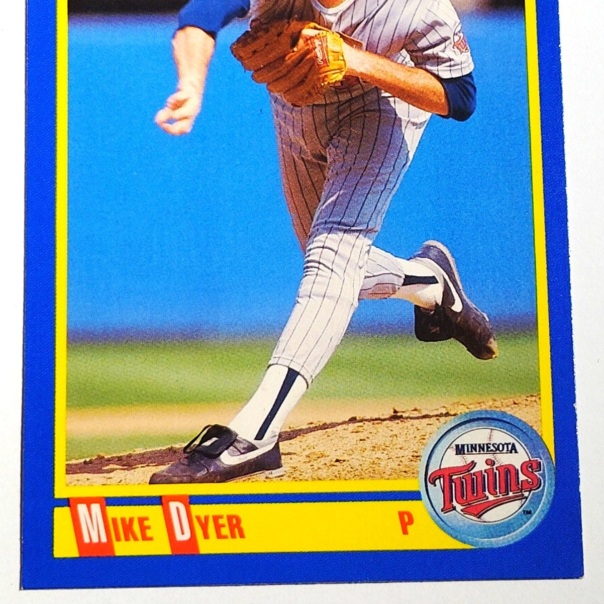1990 Score Mike Dyer RC #571 Minnesota Twins Pitcher Rookie MLB Baseball EX