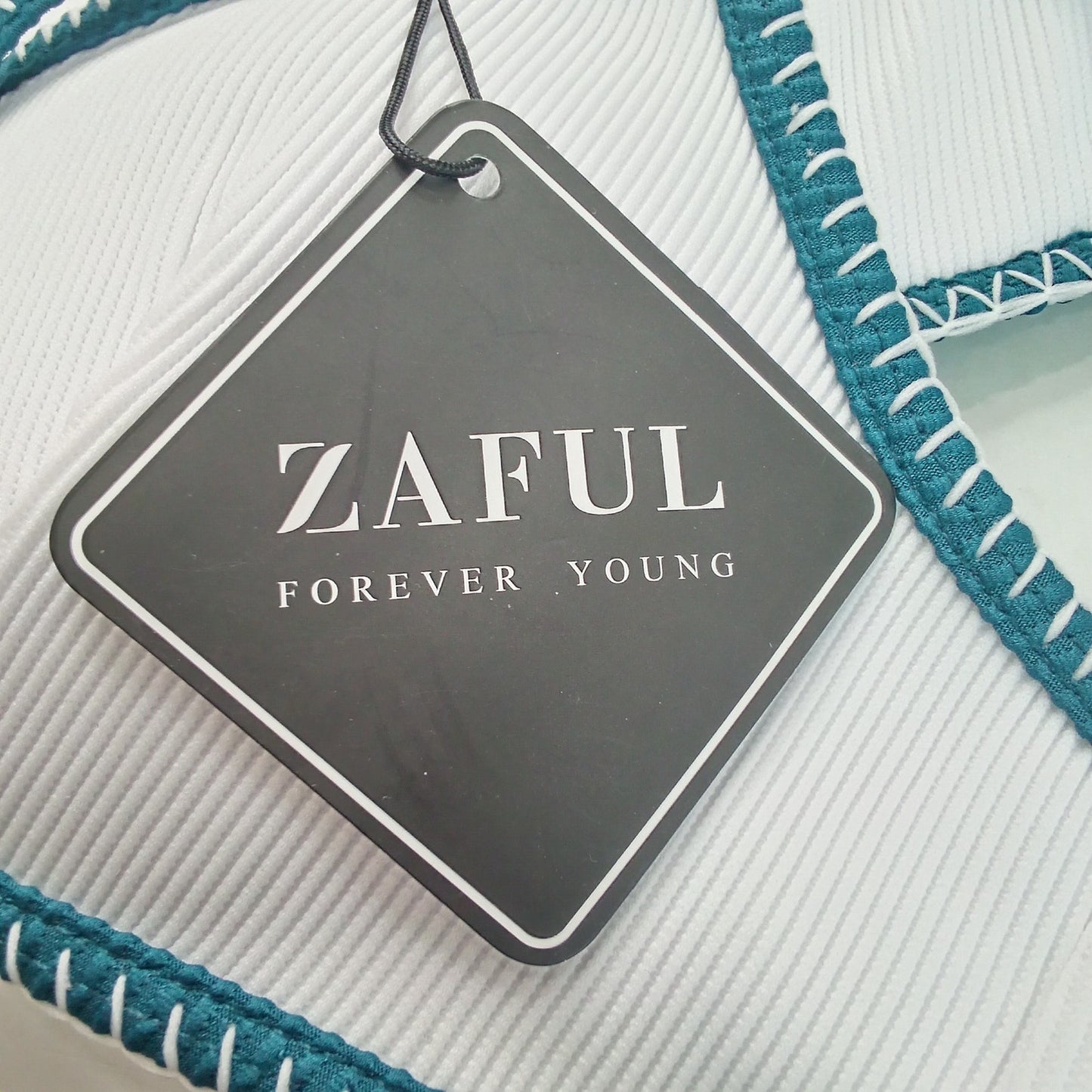Zaful White Ribbed Triangle Bikini Top Blue Whip Stitch Trim Women’s SM (US 4)