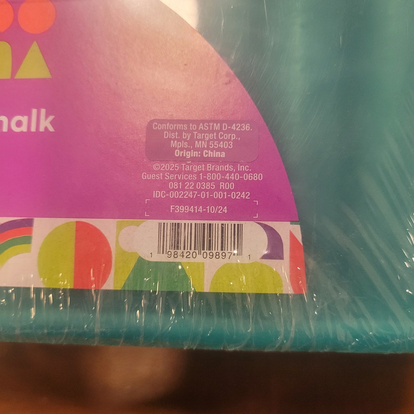 Mondo Llama 50ct Rainbow Sidewalk Chalk – Non-Toxic Outdoor Art Tub