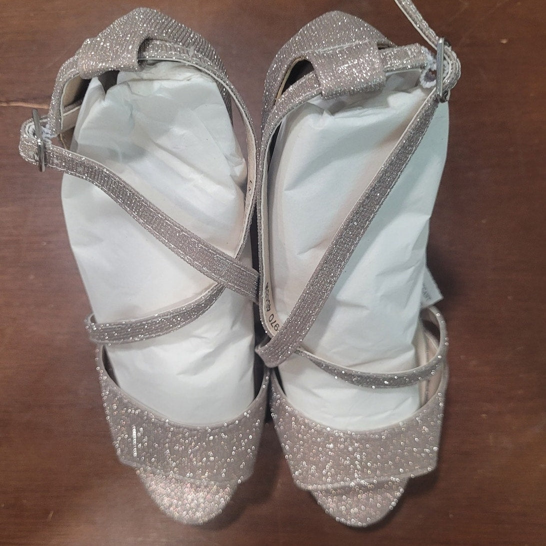 Touch Ups Chloe Women’s Sandal – Size 6, Champagne, 4-1/4" Heel