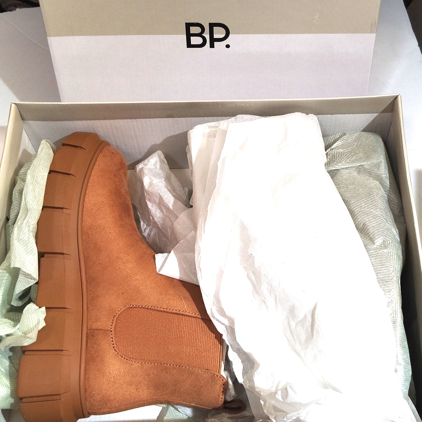 Nordstrom BP. Niya Lug Sole Chelsea Boot Tan – Women’s Size 5 - NIB