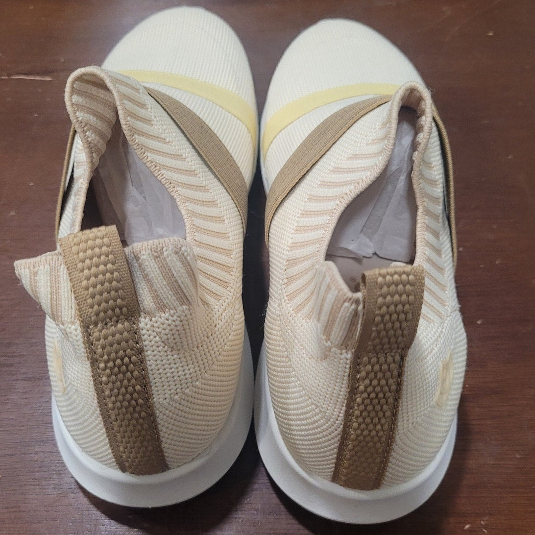 Spenco Karma Stretch Floral Sneaker, Navajo, Womens 6, Slip-On Knit Comfort Shoe