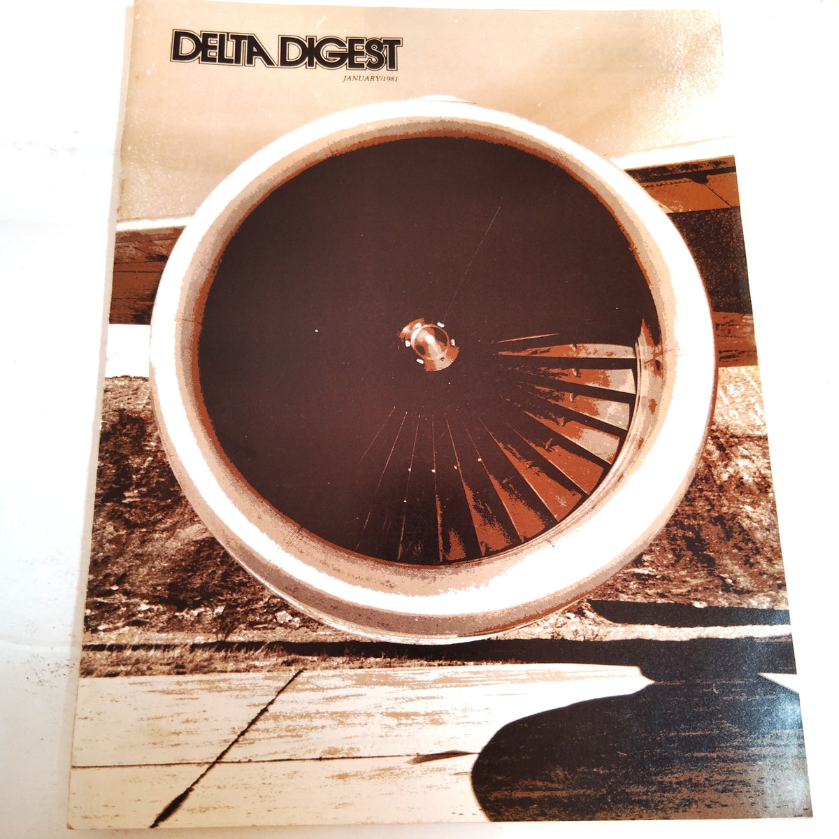 Vintage Delta Digest Magazine - January 1981 - Airplane Engine Cover - Brown/Tan