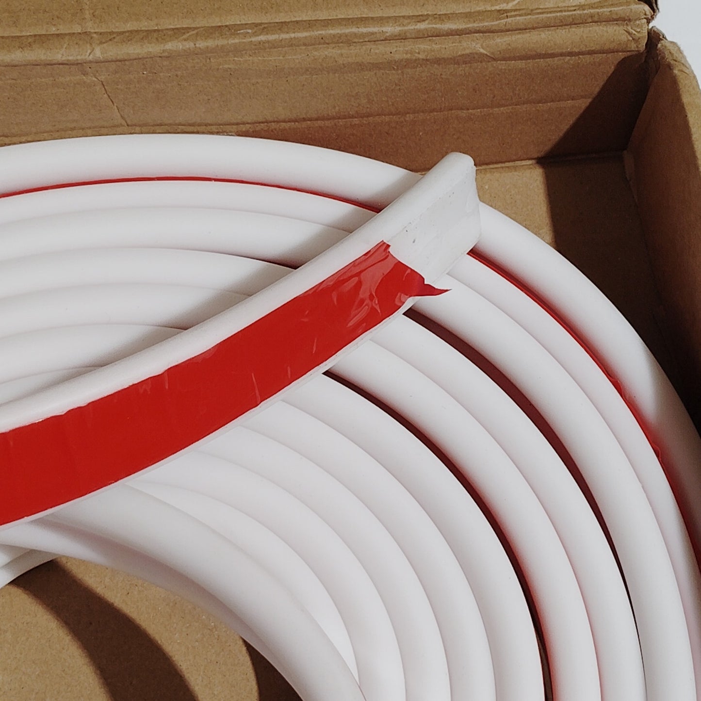 White Peel‑and‑Stick Molding Trim 16.4 Ft × 1.26" × 0.43" Waterproof – NIP