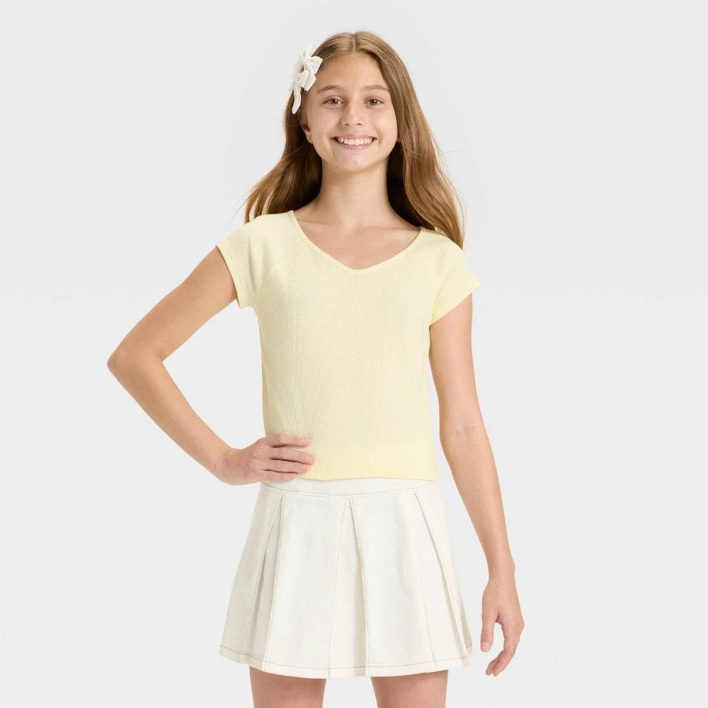 Girls’ Short Sleeve V‑Neck Ribbed T‑Shirt – Art Class Yellow Large (10/12)