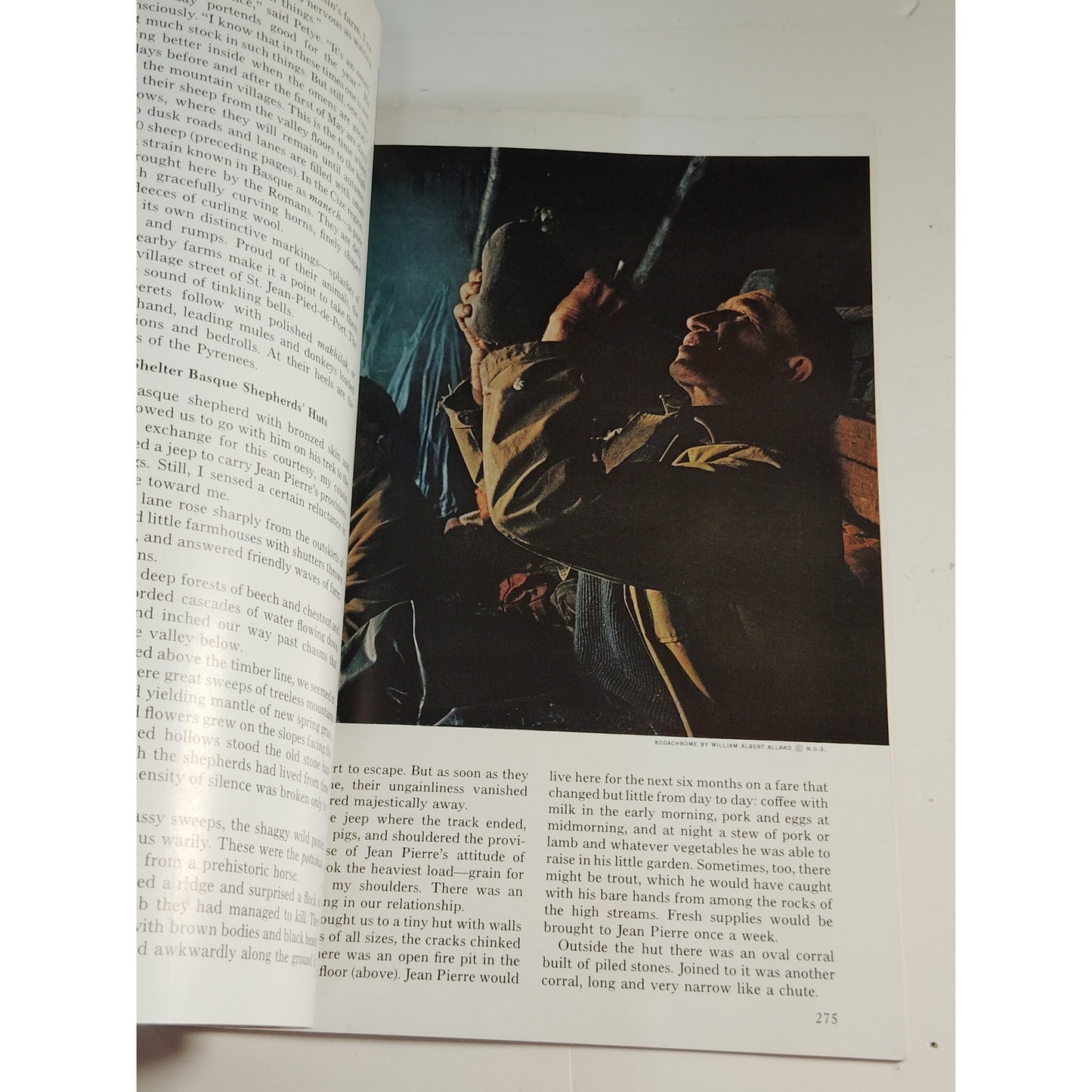 National Geographic Magazine– August 1968, Basques, Sailing, Salmon, Mexico City