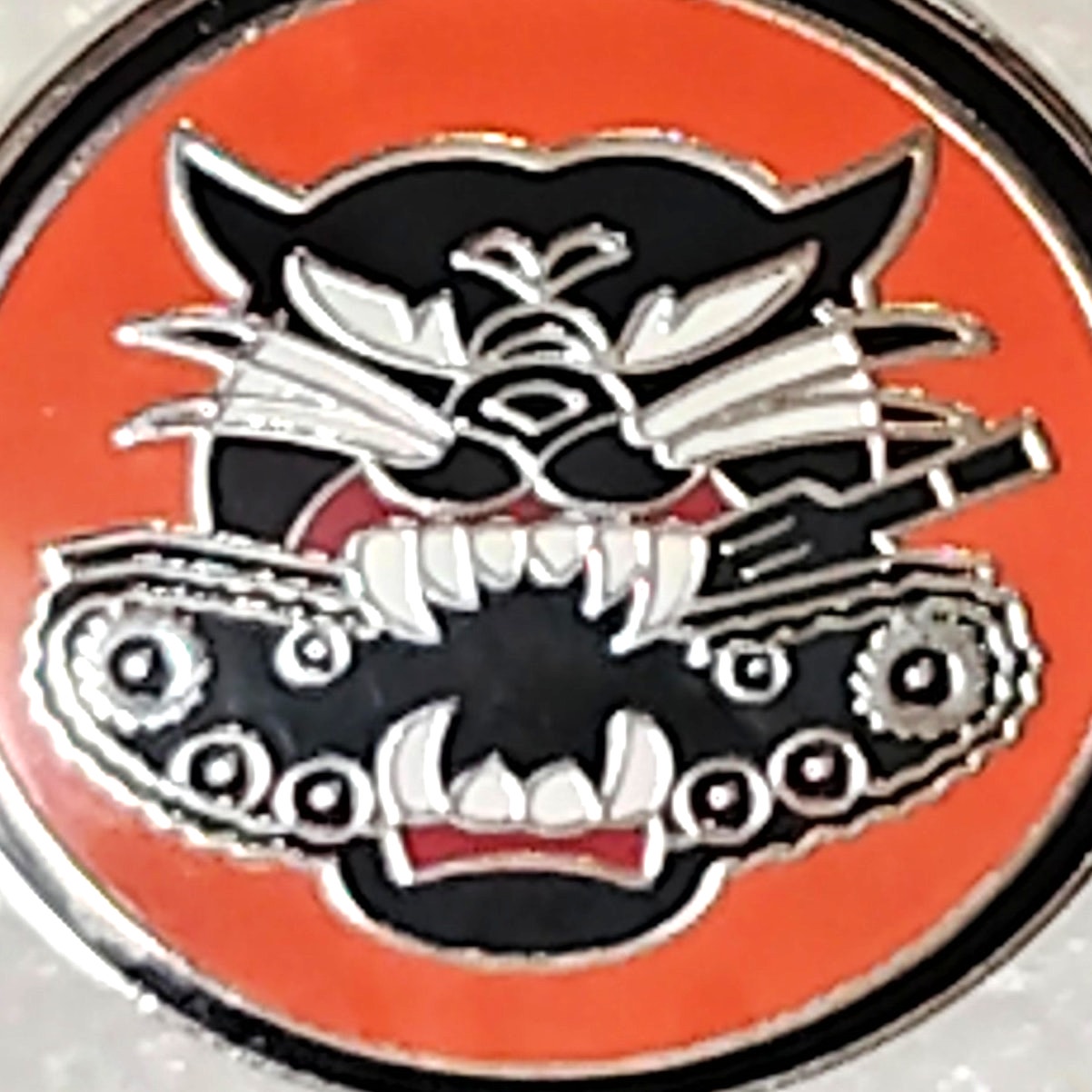 Army WWII Tank Destroyer Force Wildcat Novelty Hat/Lapel/Brooch Metal Enamel Pin