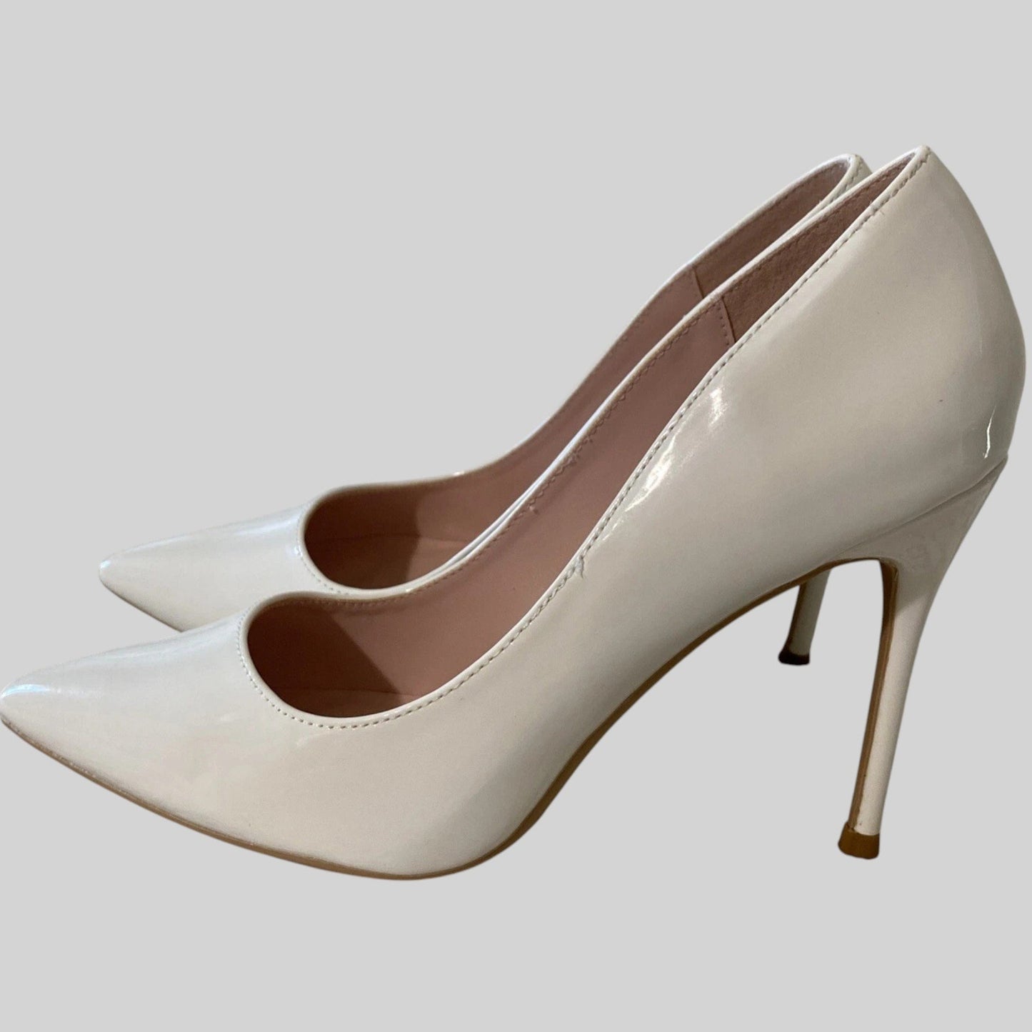 GENSHUO Women’s GS014‑WH‑8 Pointed Toe High Heels – White – 8cm Heel – Size 10