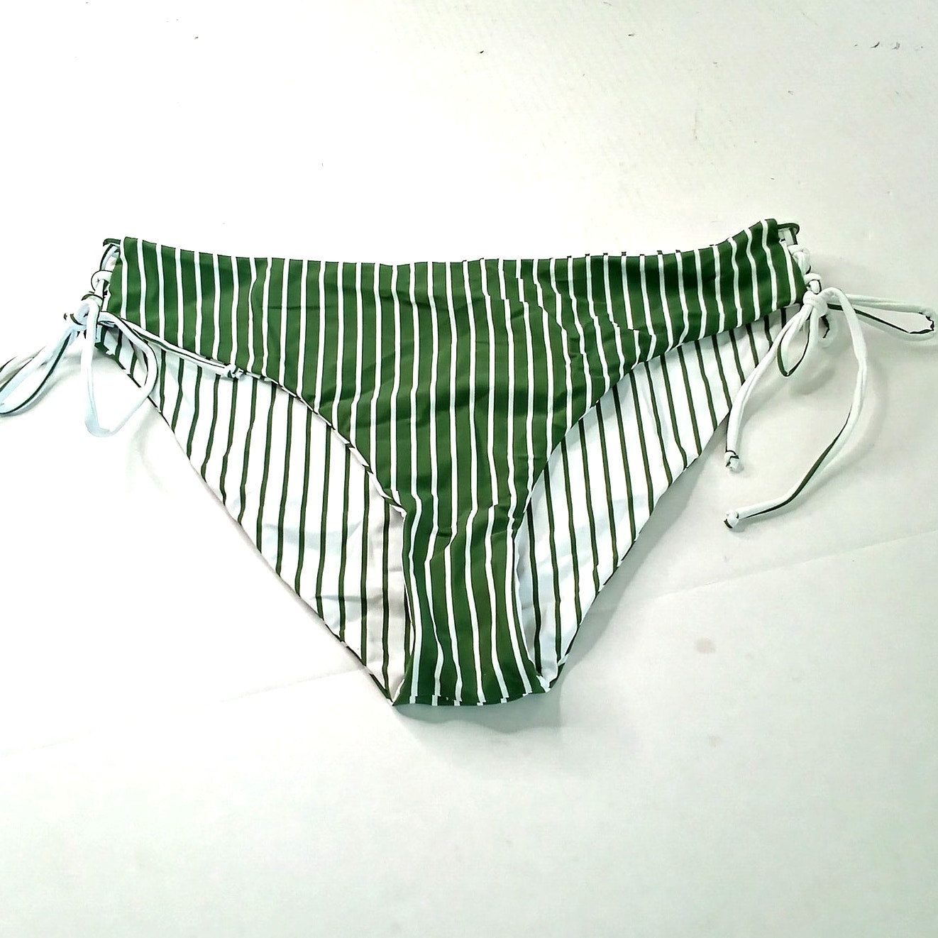 Cupshe Green White Stripe Reversible Side Tie Bikini Bottoms Women’s Large