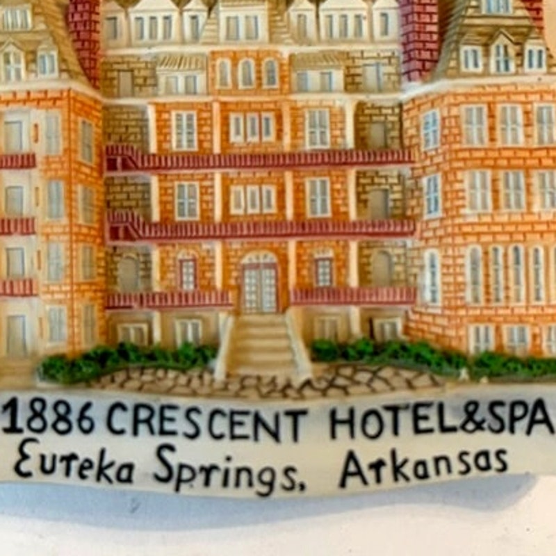 1886 Crescent Hotel & Spa Eureka Springs AR 3D Resin Fridge Magnet 2.5x2.25