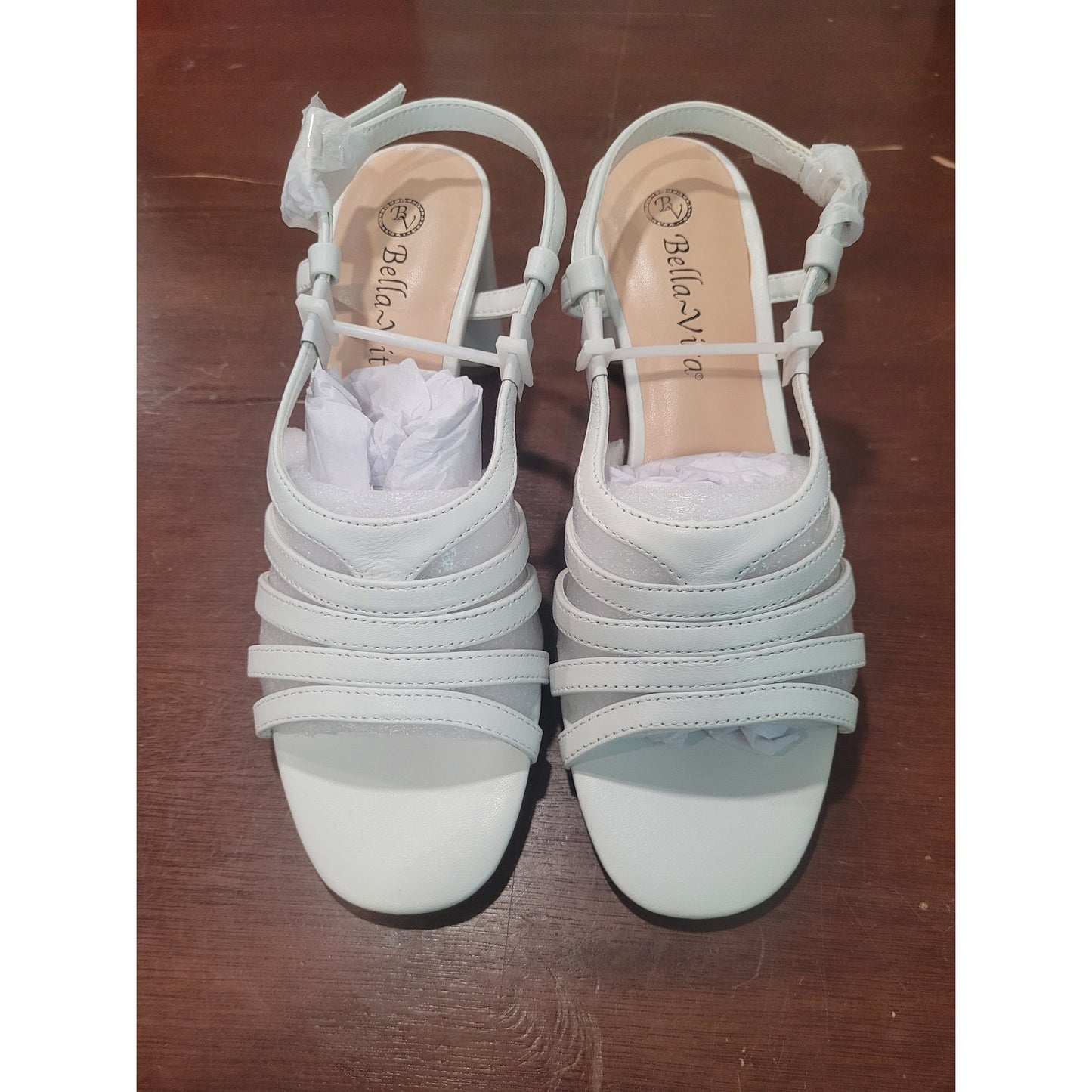 Bella Vita Gretta Heeled Sandal White Leather, 7 Wide, Strappy Buckle Dress Heel