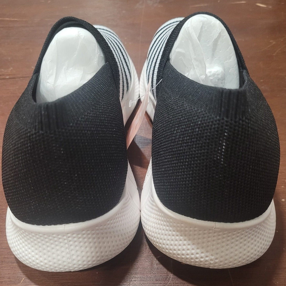 Sail Women’s Wave Slip-On Tennis Sneaker – Black, Size 9