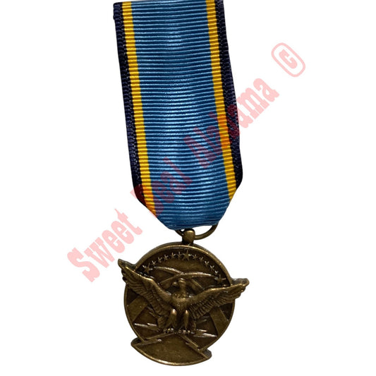 Air Force Aerial Achievement Medal, Hat/Lapel Pin 2-7/8"H x 3/4"W USAF