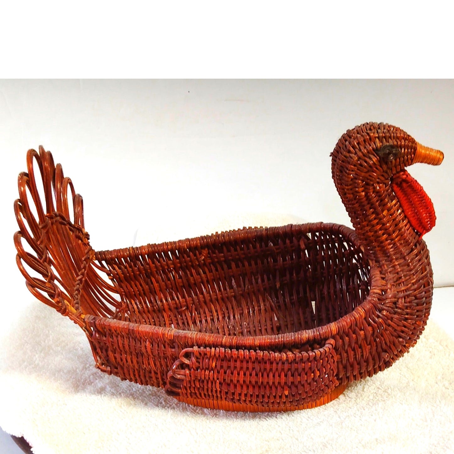 VTG 1970s Woven Turkey Bread Basket Thanksgiving Centerpiece 10x7x6