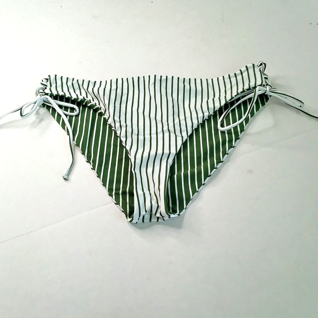 Cupshe Green White Stripe Reversible Side Tie Bikini Bottoms Women’s Large