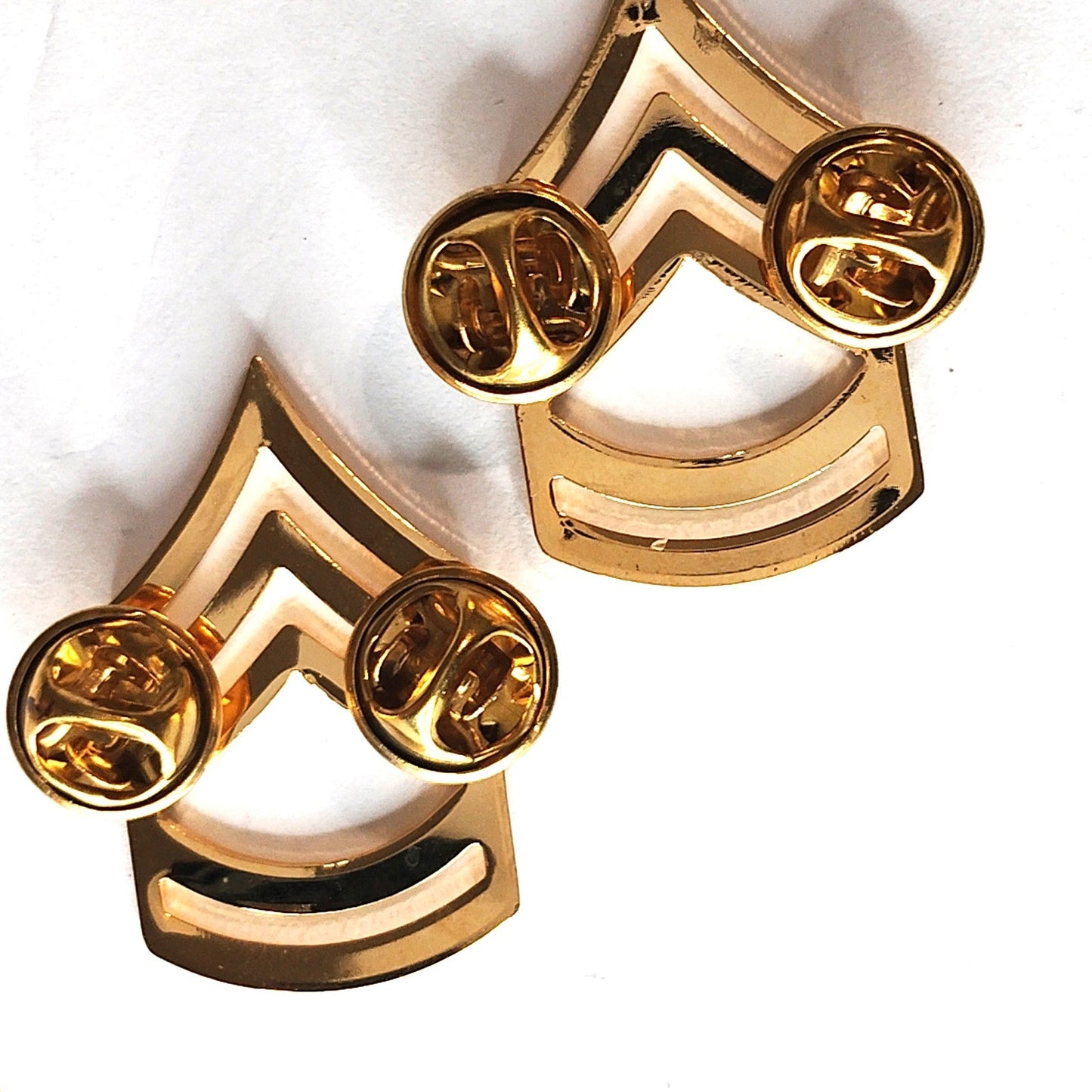US Army SFC E‑7 Rank Novelty Hat Lapel Pin Set, Gold Tone 1‑3/8" × 13/16" 1 Pair