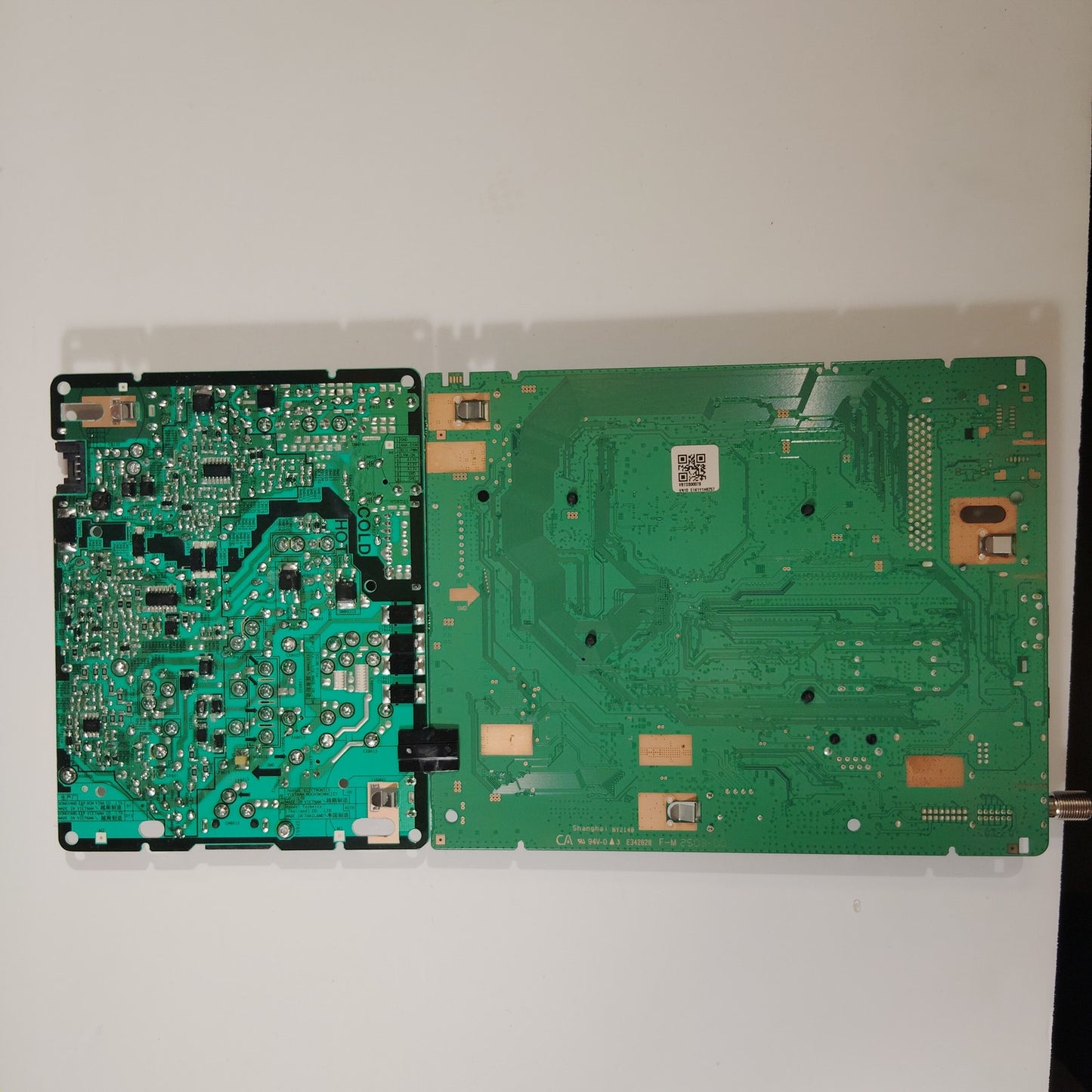 LG Main Board + Power Supply OEM Set EAX67872801 LGP32-17U1 REV1.0 32" TV