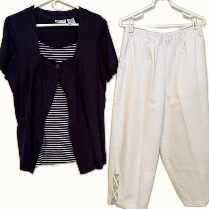 Blair Women's L Navy Mock Layered Top & White Capris 2-Piece Set