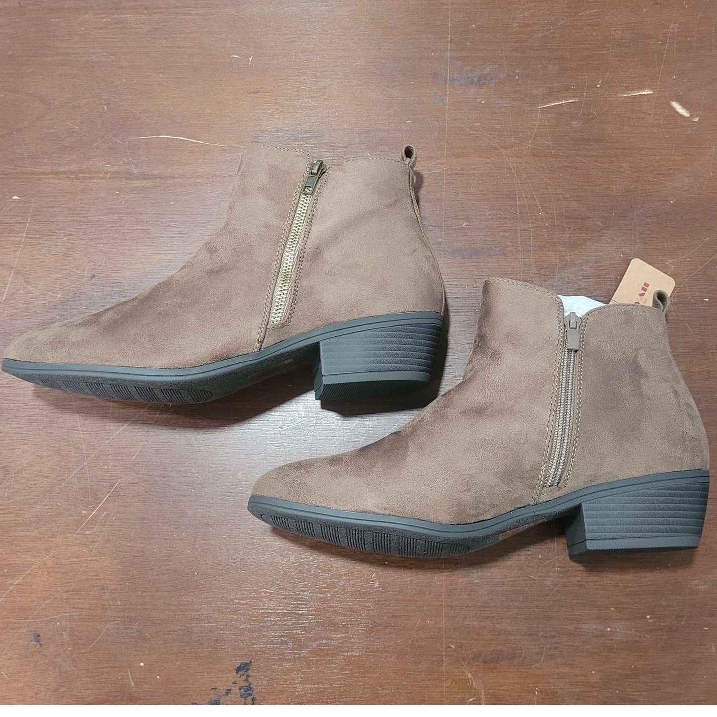 Savii Women’s Carrie Zipper Ankle Booties – Taupe – 11 M