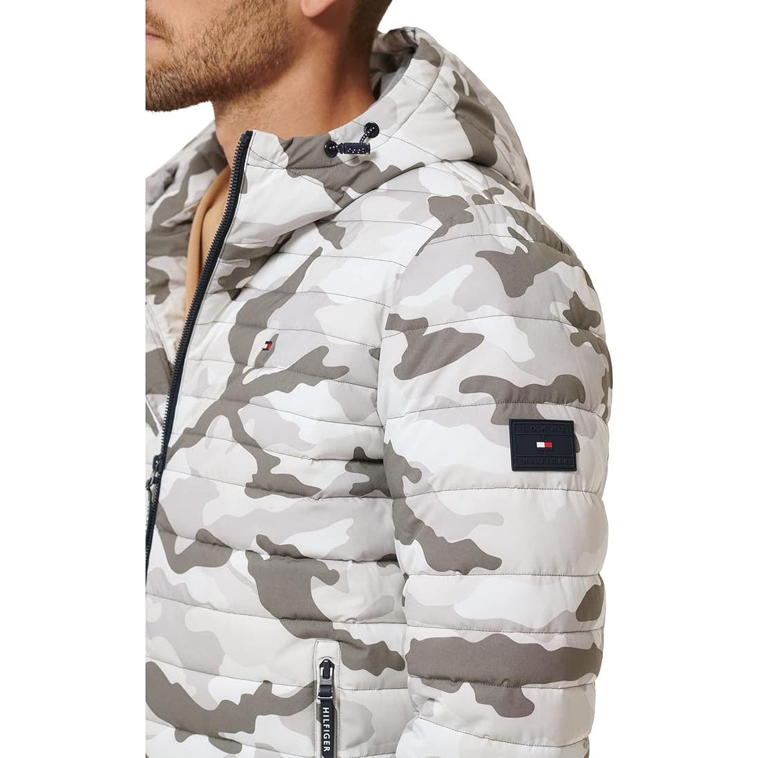 Tommy Hilfiger Men's Stretch Poly Hooded Packable Puffer Jacket, SM, White Camo