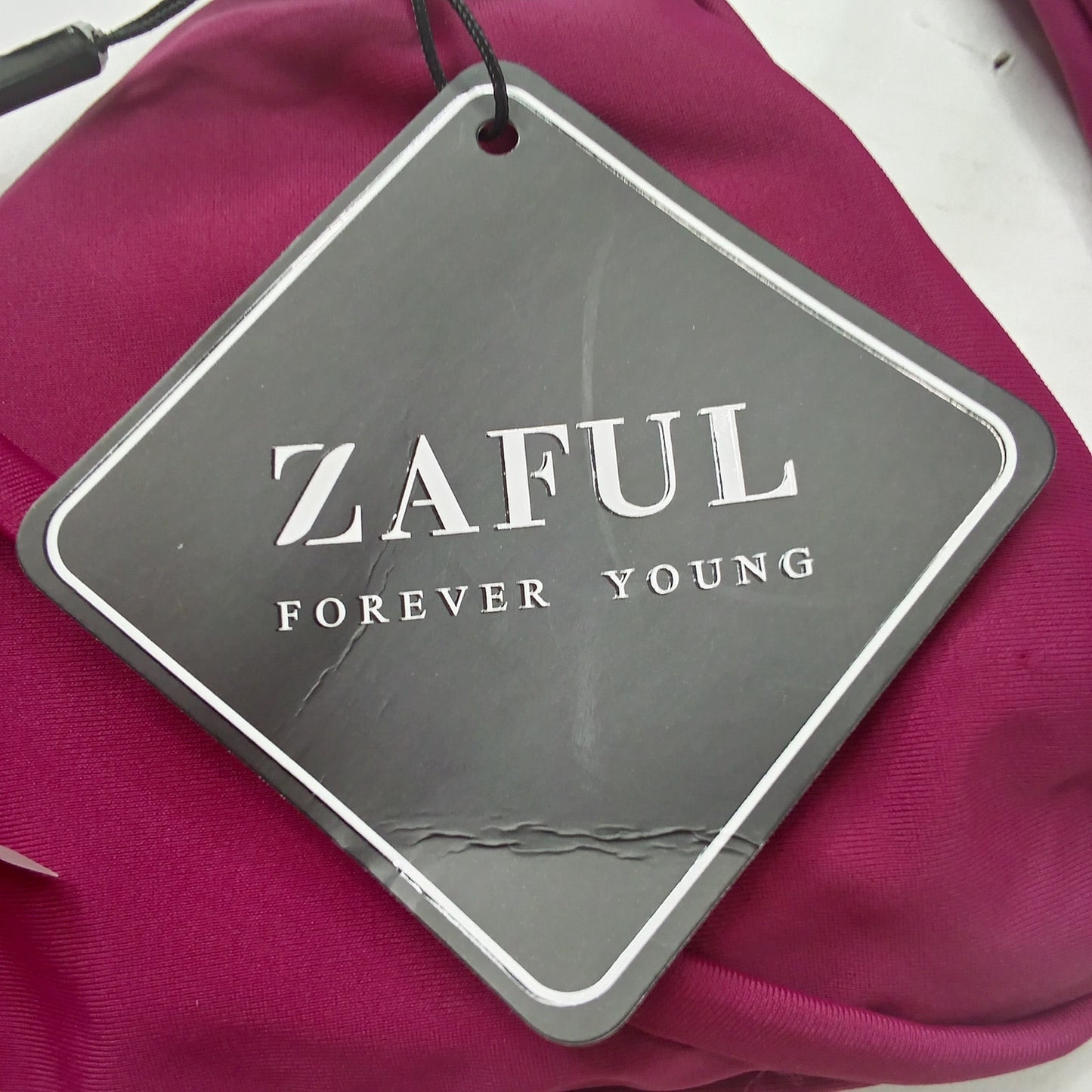 Zaful Burgundy Triangle Bikini Top Nylon Spandex Women’s Swim Top Small (4)