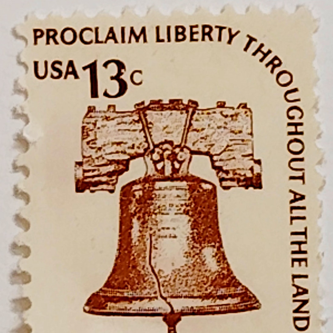 MH – 1975 USA 13¢ Liberty Bell Scott 1595 – Americana Series
