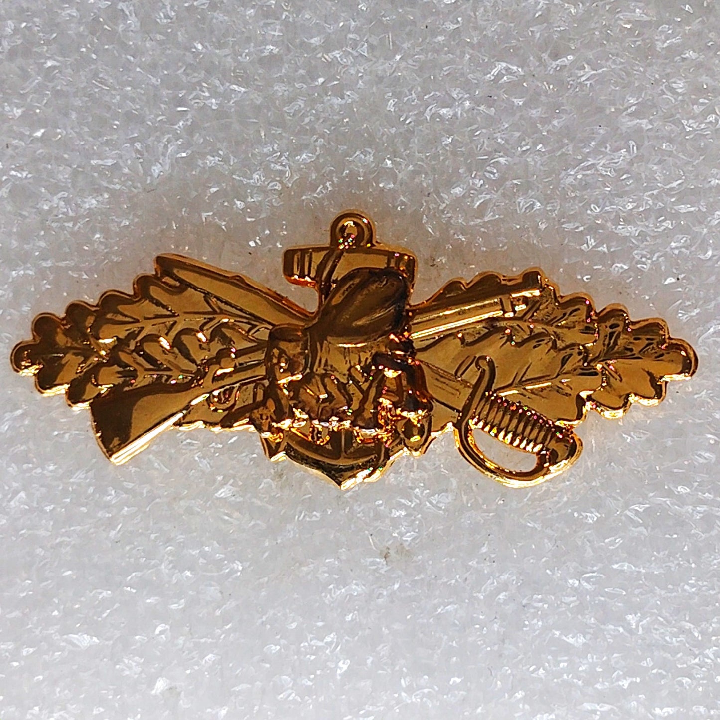 U.S. Navy Seabee Combat Warfare Novelty Hat Lapel Pin Gold Tone 1‑1/2" × 5/8"