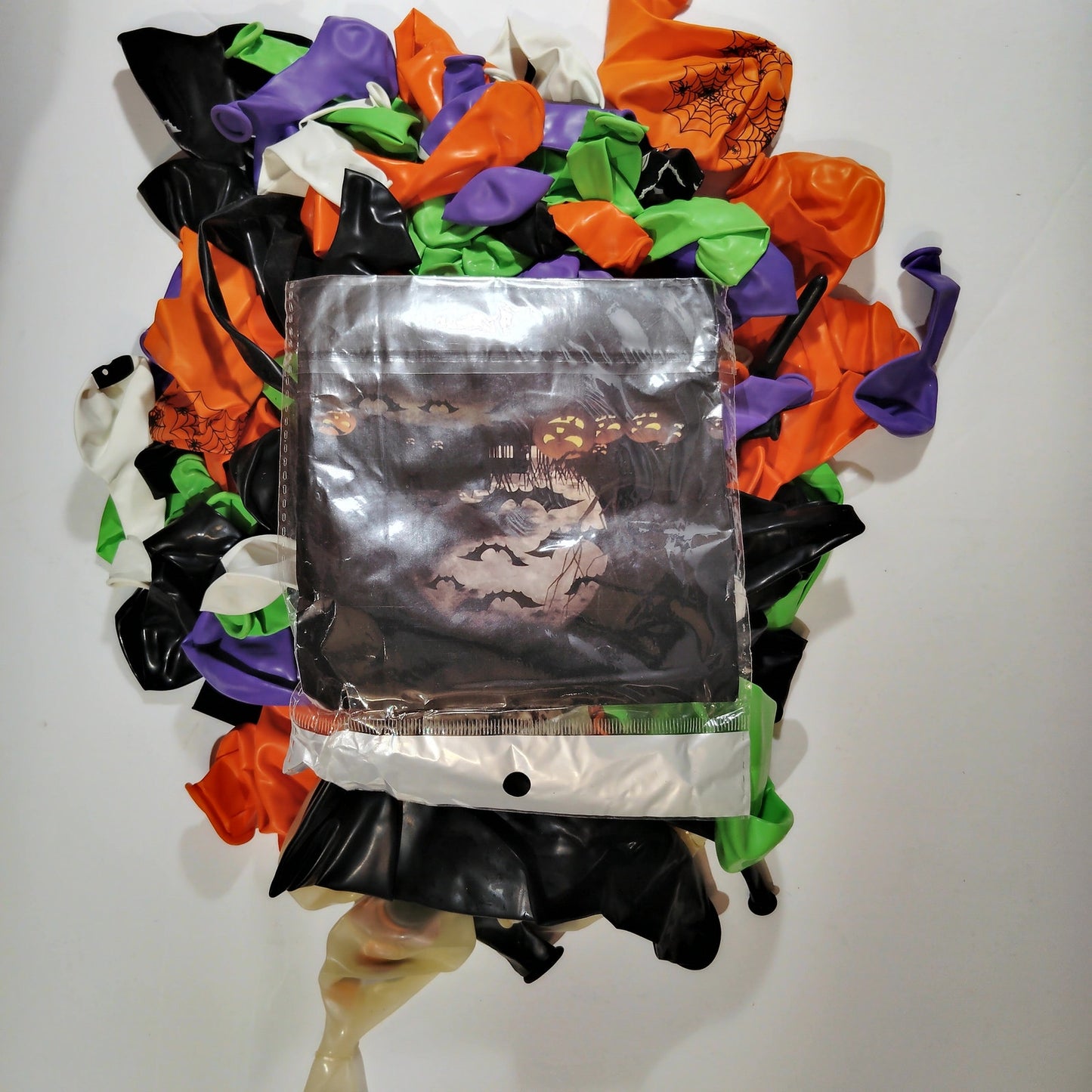 159‑PC Halloween Balloon Kit – Bat Balloon, Tape, Glue, Tie Tool & Instructions