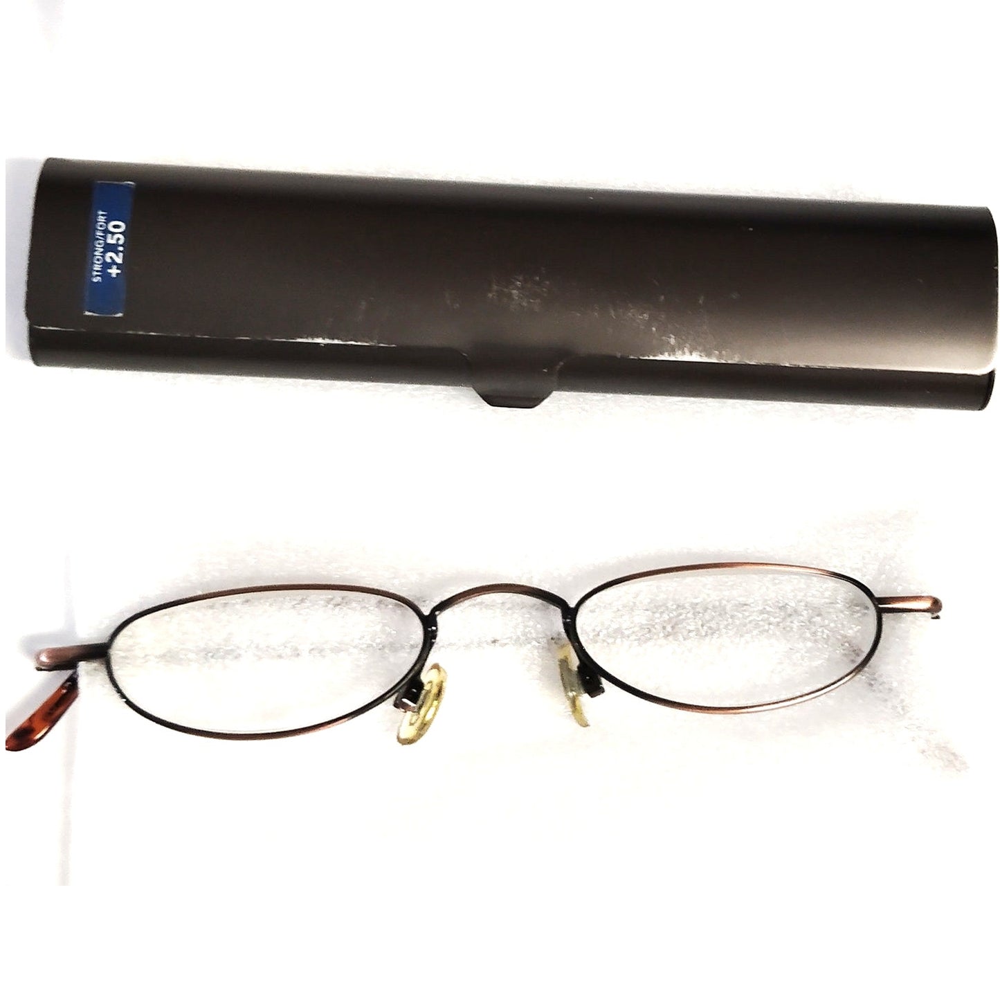 VTG Magnivision MA042‑ST.MVG +2.50 Oval Metal Reading Glasses w/ Hard Case