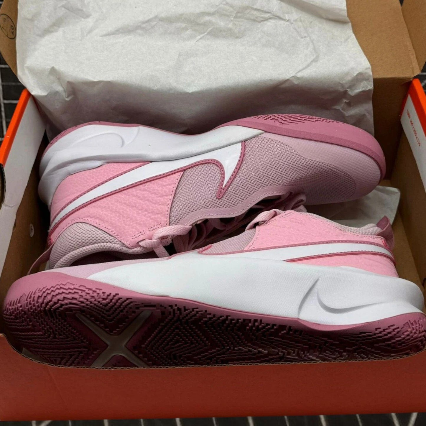 Nike Team Hustle D10 GS 'Pink Foam' – Girls' Size 5.5Y, NIB