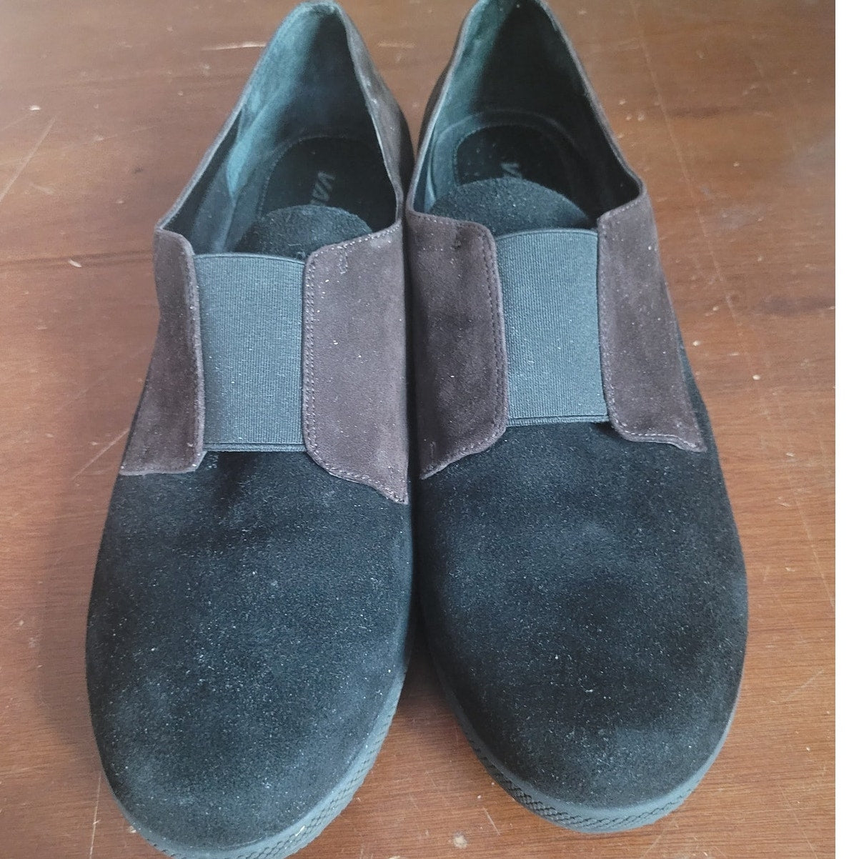 Vaneli Women’s Alfi Slip-On – Black/T. Moro Suede & Elastic, Size 10M