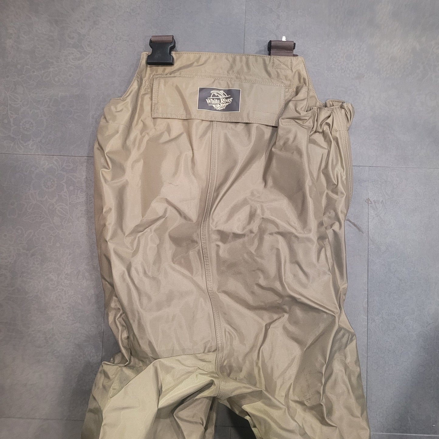 White River Three Forks Lug Sold Chest Waders – Size 9 – Fishing & Hunting Gear