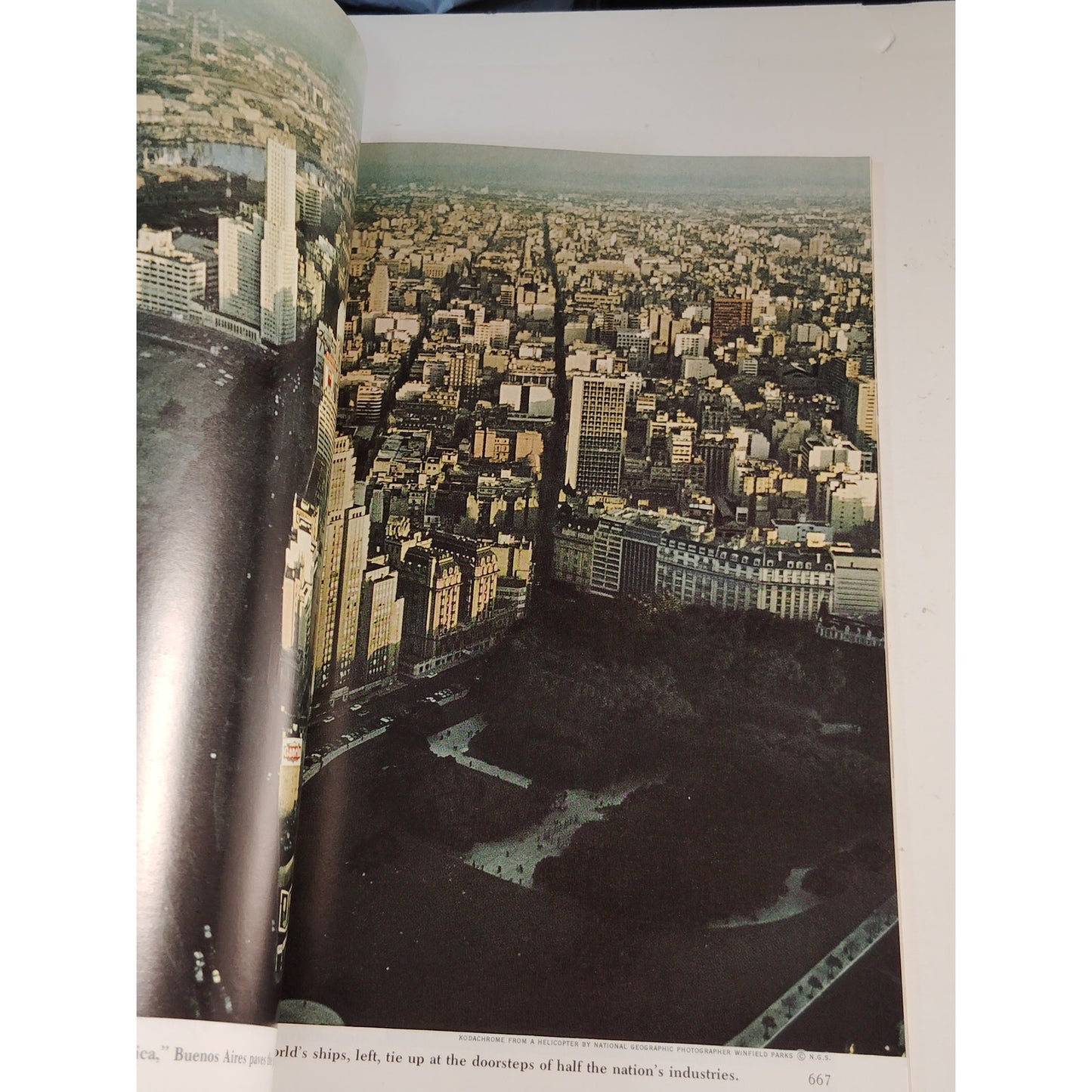 National Geographic November 1967  Yellowstone, Buenos Aires & Antarctic Flights