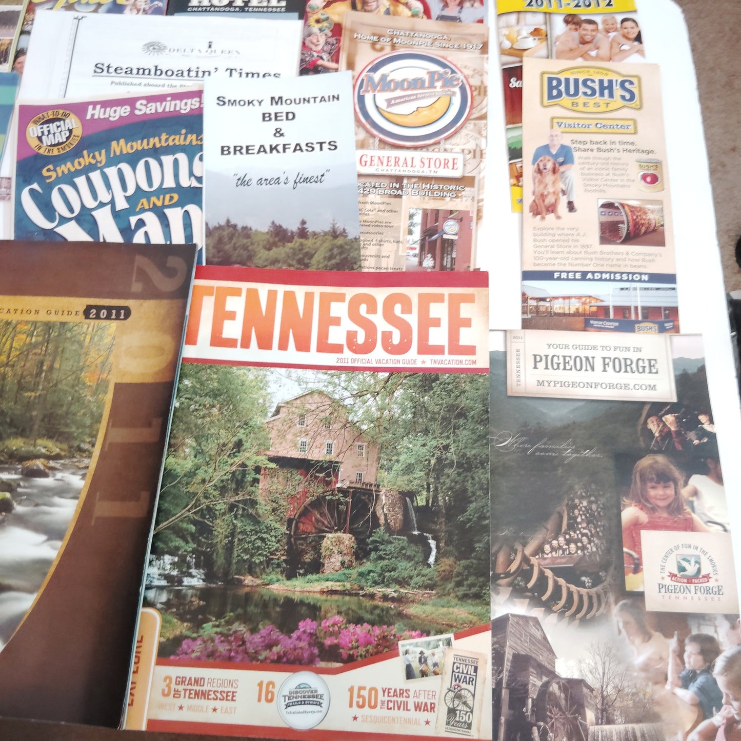 Tennessee Travel Guide & Ephemera Lot (2011) - Delta Queen, Smoky Mountains 3 lb