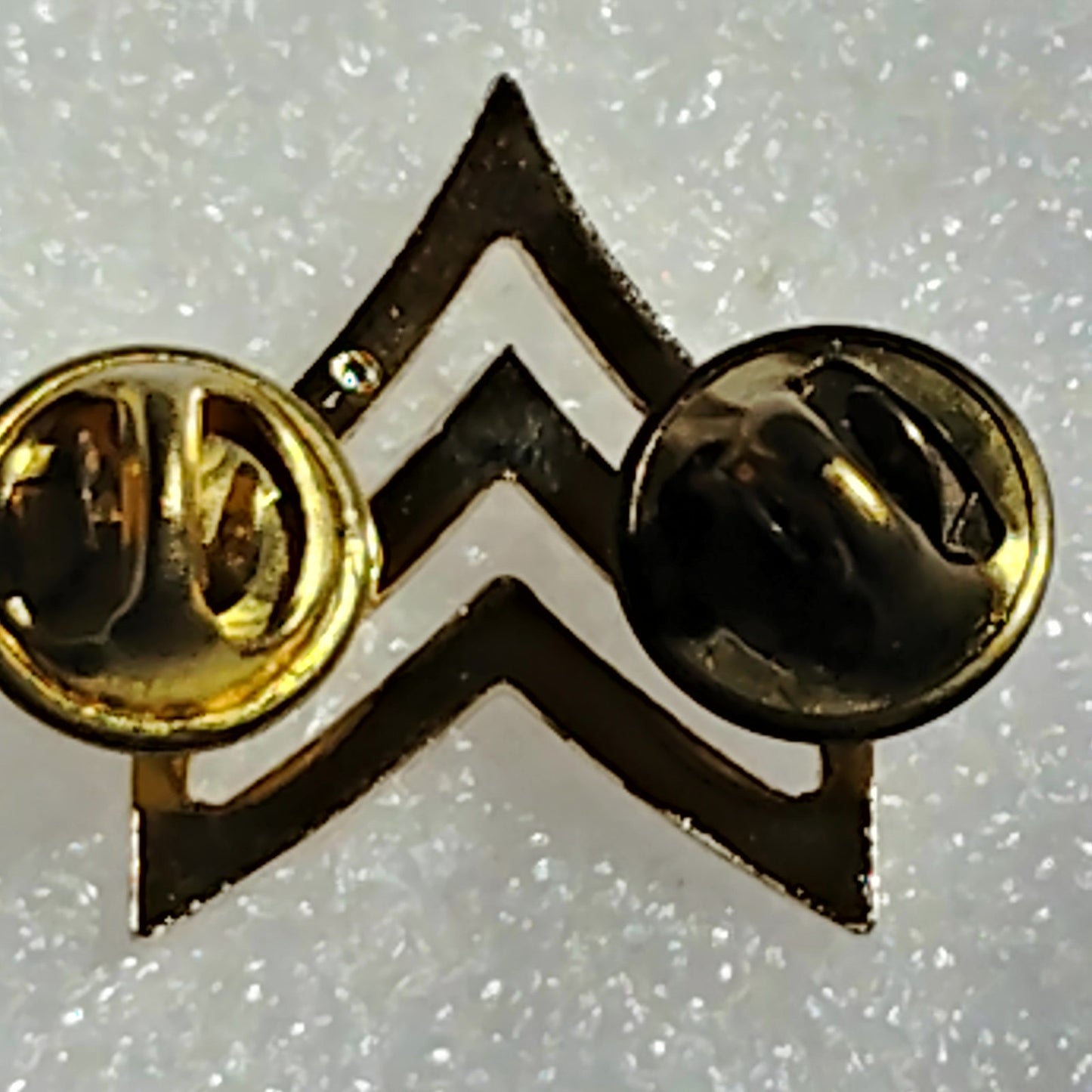 U.S. Army Sergeant (E‑5) Gold Rank Insignia – Novelty Pin – 13/16" × 1"