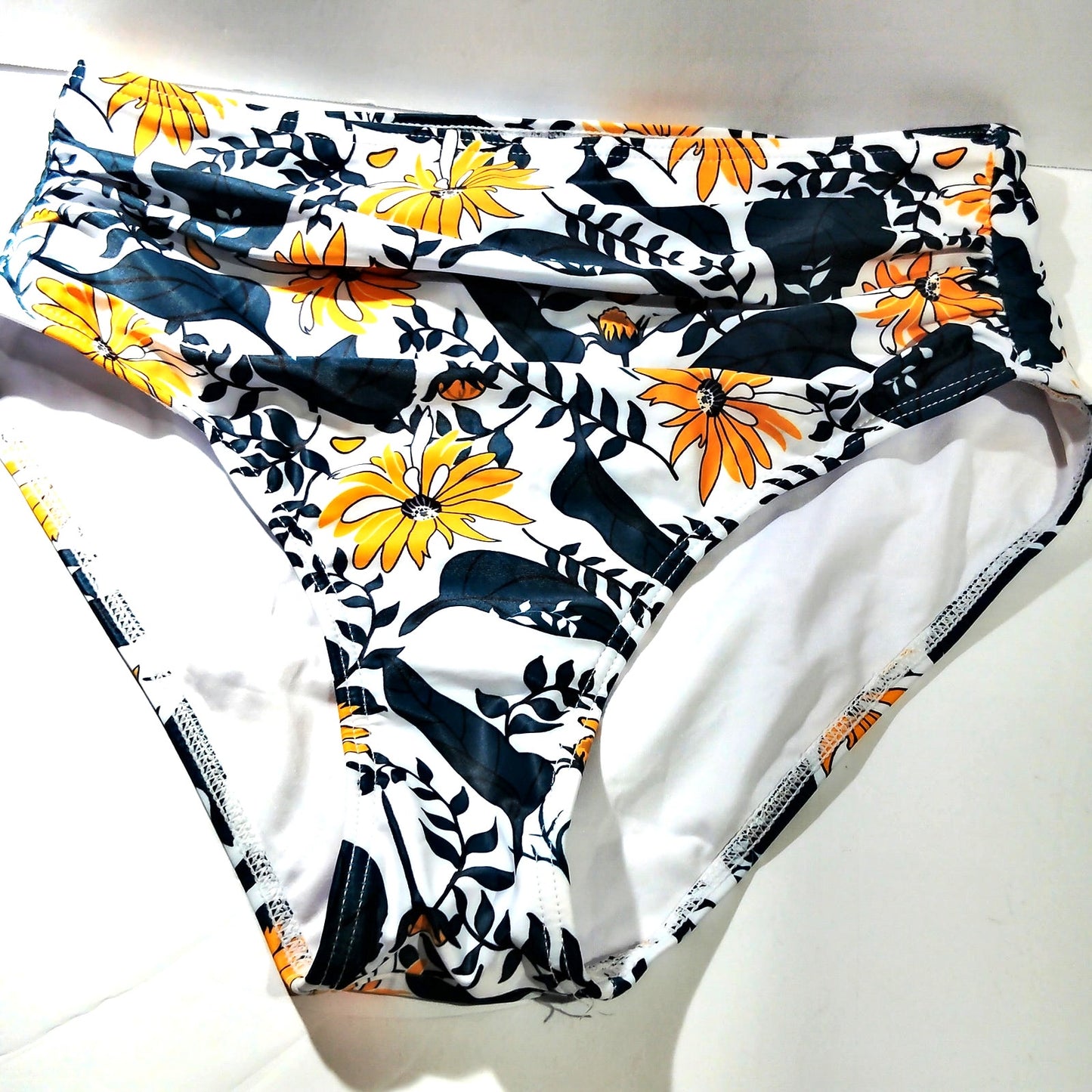 Yonique High‑Waisted Floral Bikini Bottoms – Tummy Control – White/Yellow – Med.