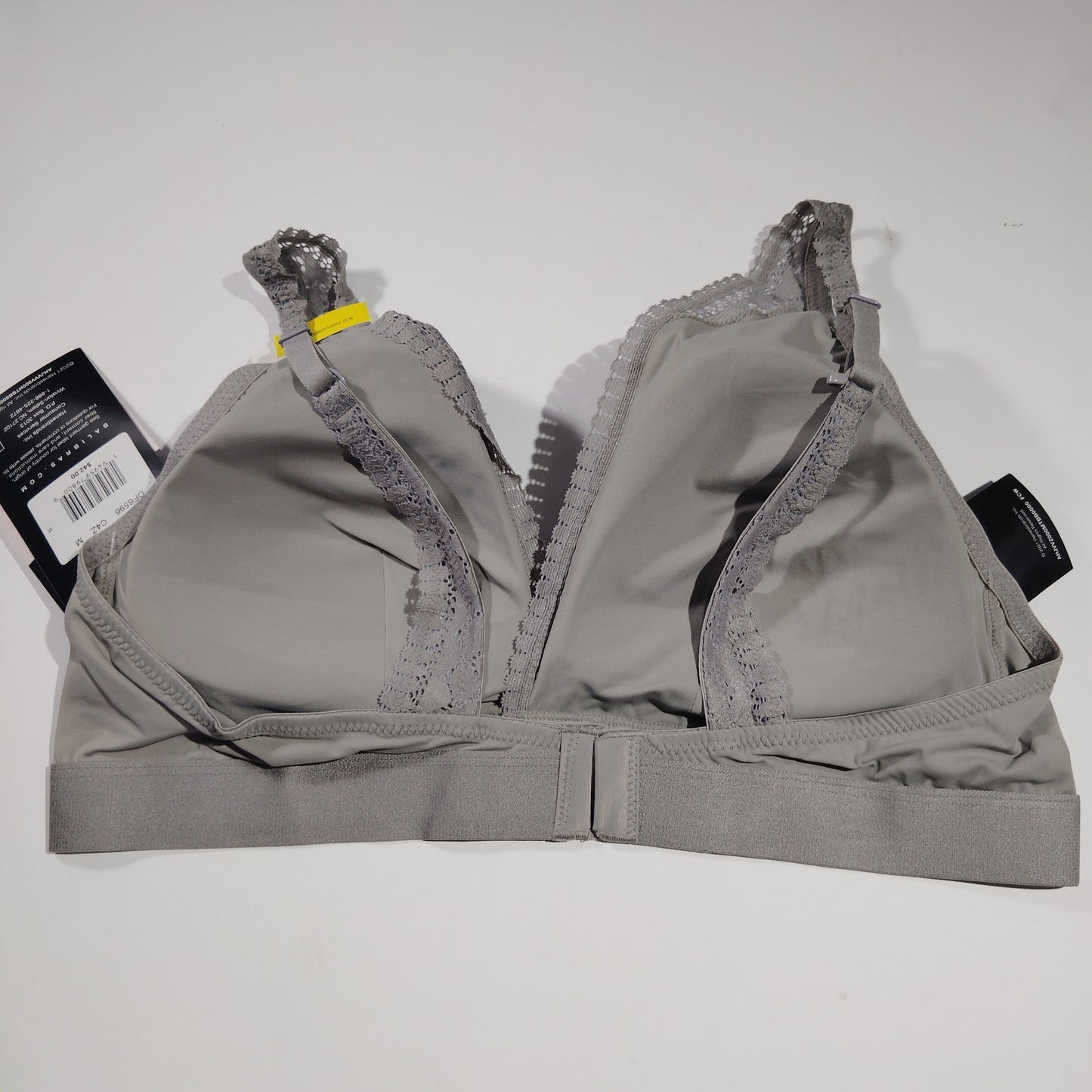 Bali Comfort Revolution Lace V-Neck Bralette – Morning Fog – Size M – Wireless