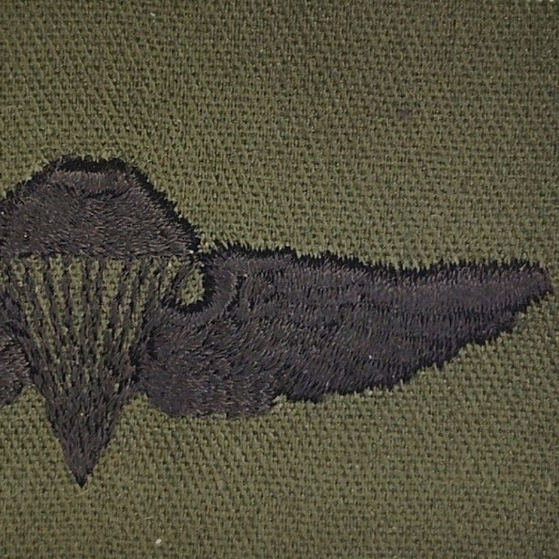 US Army Airborne Basic Parachutist Subdued OD Green Badge Patch – Sew‑On 4"