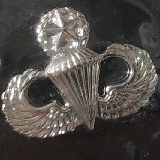 USAF Master Parachutist Army Dress Tie Tack, Mirror Finish, 7/8"W x 3/4"H