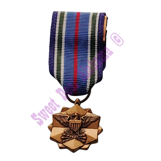 Pin - Joint Service Achievement Mini Medal (3/4"D) Ribbon, 3/4"W Overall 2-1/4"H