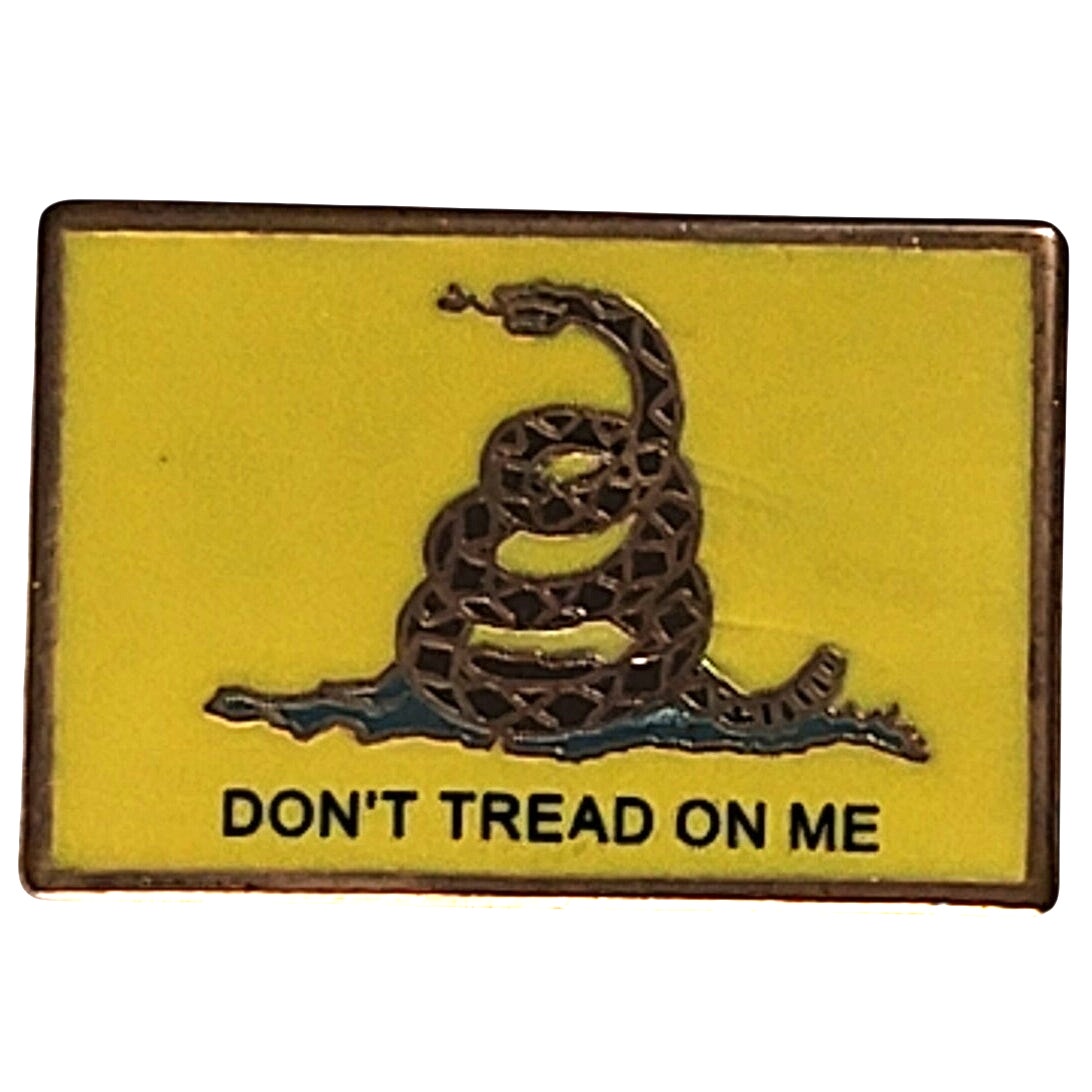Gadsden Flag Don’t Tread on Me Novelty Biker Jacket Hat Lapel Pin 7/8" × 5/8"